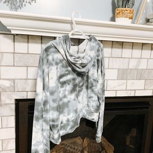 Light weight slightly cropped hoodie